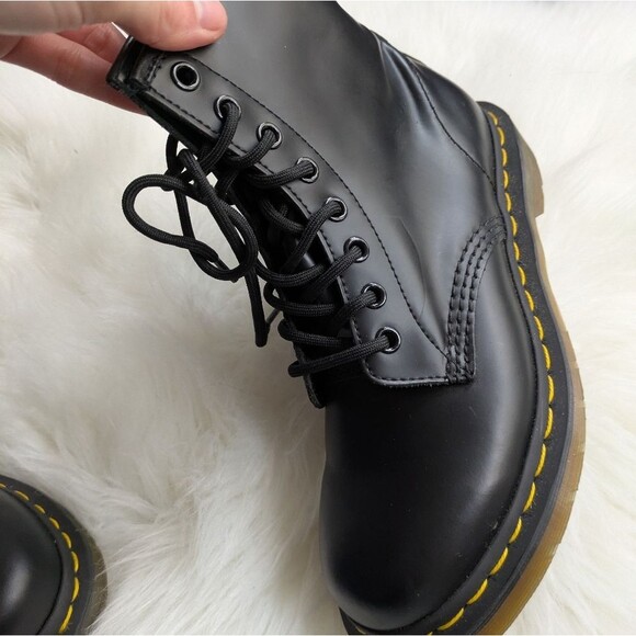 DR. MARTENS 1460 Shiny Smooth Black Leather Womens Boots size 6 - Picture 3 of 14